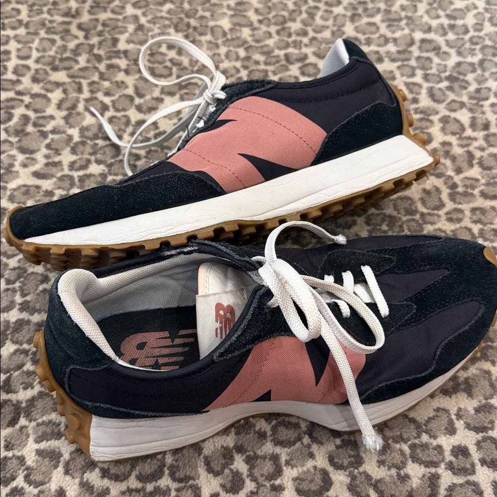 New Balance 327 women’s size 9. Black w/pink logo. Comfortable & FUN… L🩷🩷K! - Picture 13 of 15